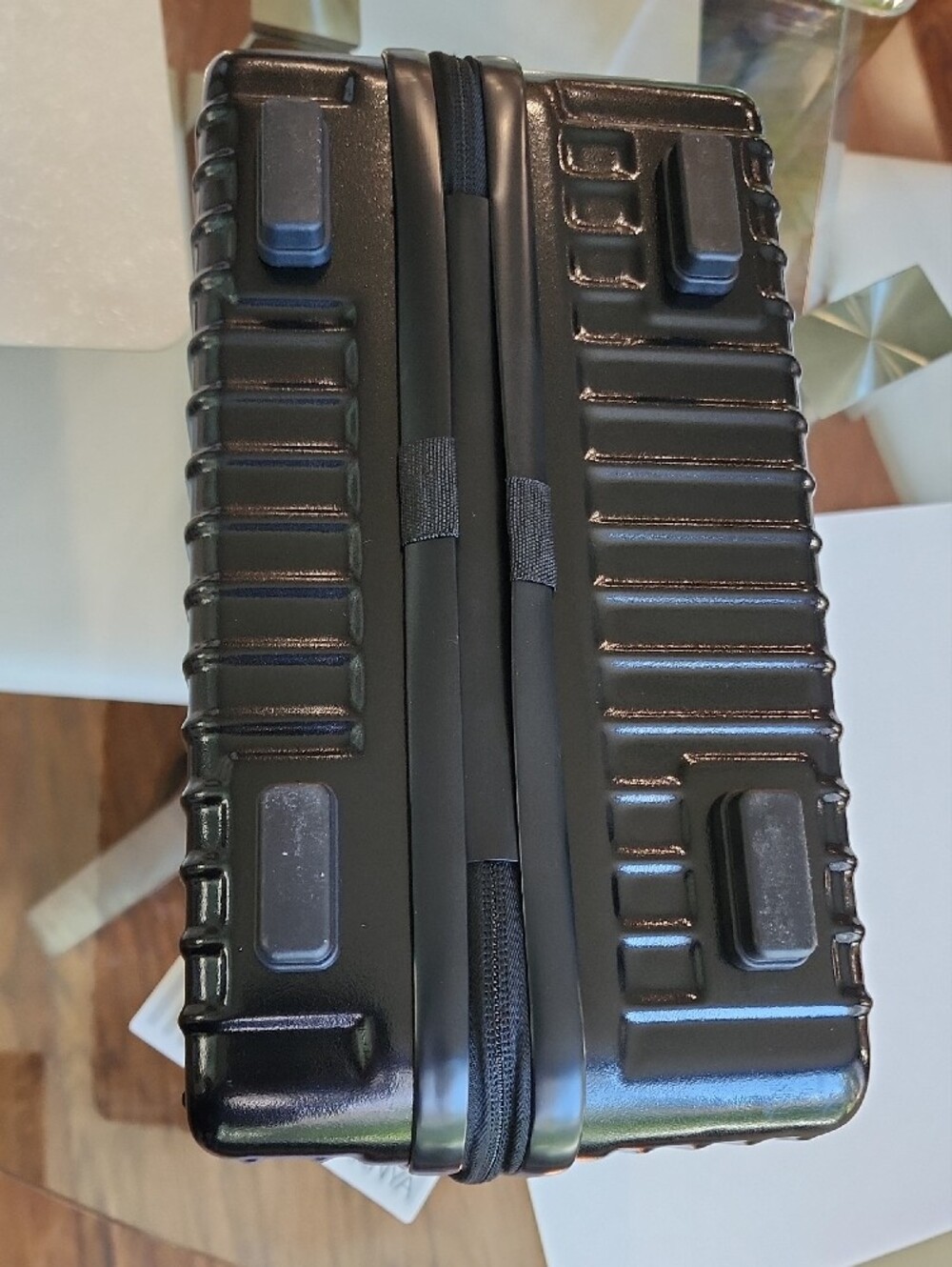 Black Women's Hard-Shell Toiletry Case - Picture 7 of 10